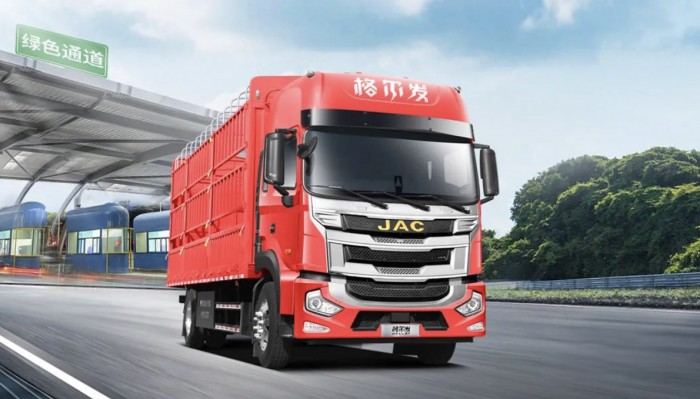 江淮格爾發(fā)重卡:“老司機(jī)”開新車照樣13個(gè)油，聽說有秘訣