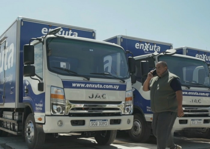 批量采購、高效運(yùn)輸,江淮1卡國際帥鈴助力烏拉圭物流企業(yè)降本增效