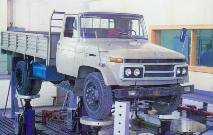 闖出新天地!重溫第二代解放卡車CA141