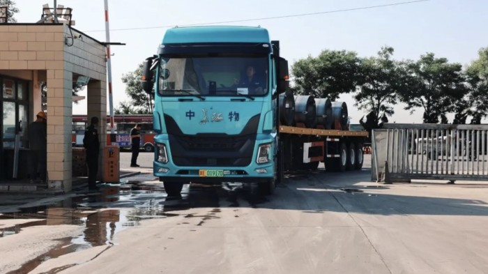 二十年貨運人生路，只為鋼廠保通穩(wěn)鏈