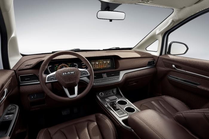 為奮斗者代言 北汽制造創富雙子星8AT超值上市！