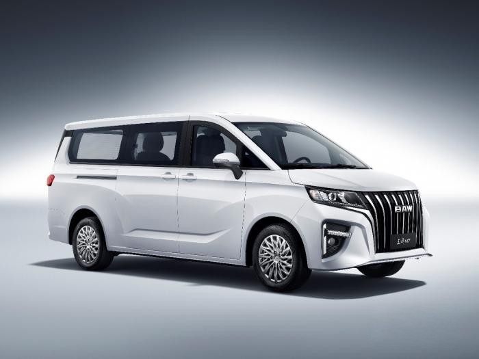 為奮斗者代言 北汽制造創富雙子星8AT超值上市！