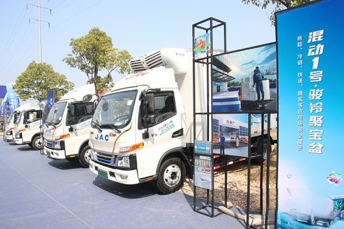 夏天太熱運輸怎么辦,混動1號駿鈴聚寶盆給你冷鏈冷藏答案