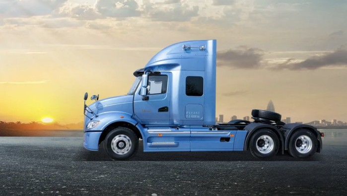 康明斯660馬力+AMT，江淮跨越V5跑長途穩賺！