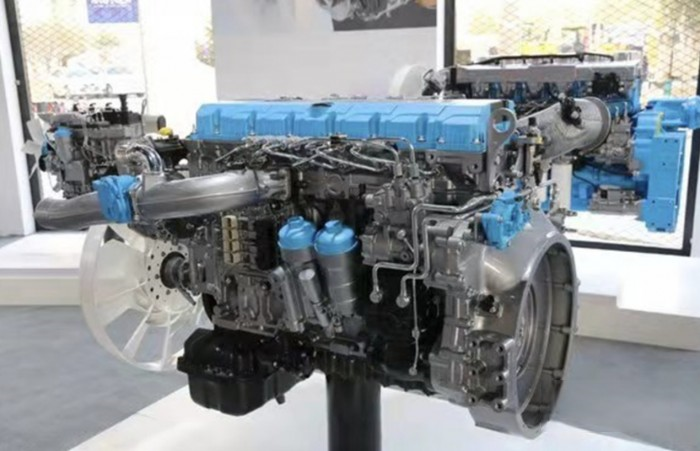 跑長(zhǎng)距干線運(yùn)輸,德龍X6000給您首選!