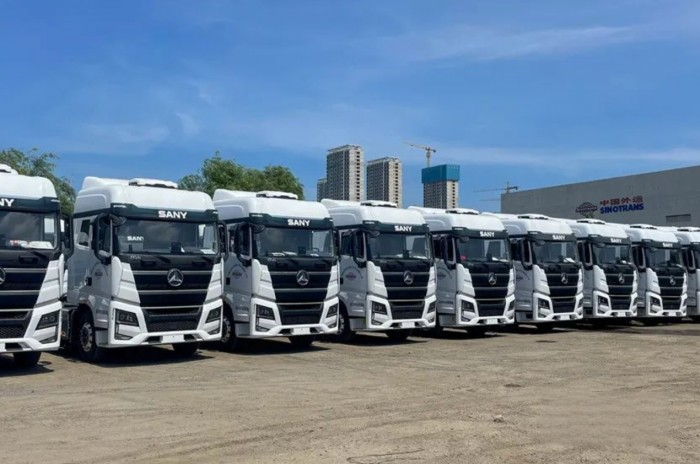 7月29日,三一重卡為中國外運量身定制的首批25臺L2智能重卡成功交付,預計今年年底還將批量交付55臺。