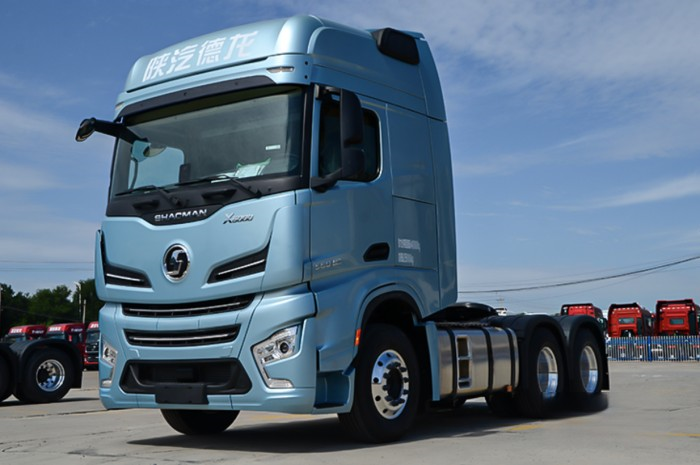 陜汽德龍X6000一身“掙”能量,征戰(zhàn)物流運輸!