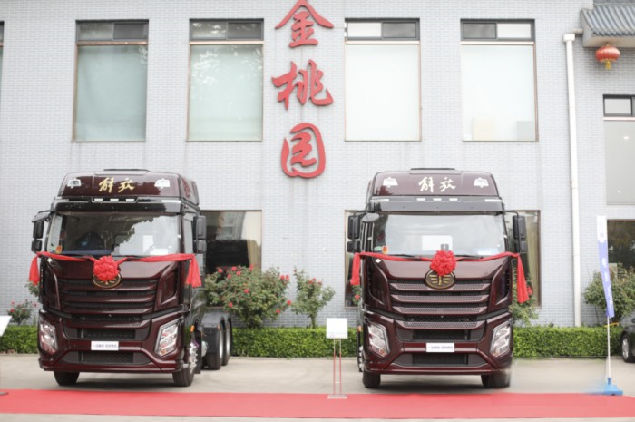 外表華麗，實力強大！一汽解放J6V 530馬力LNG牽引驚艷亮相山西呂梁！