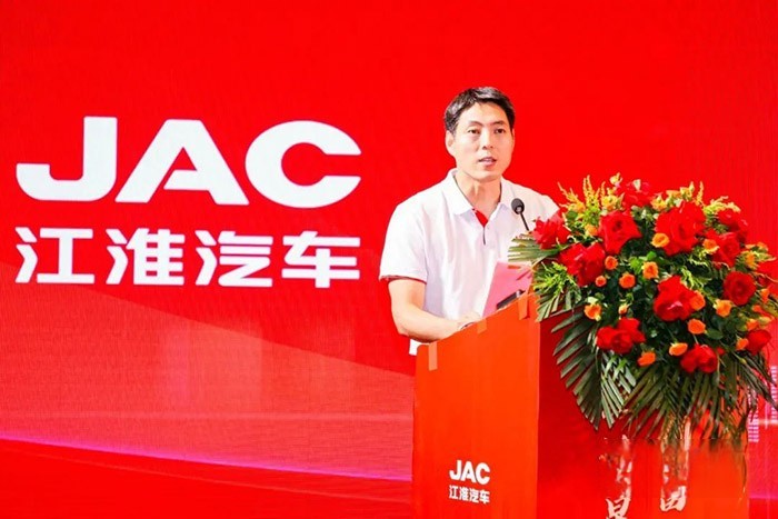 重型商用車公司黨委副書(shū)記(主持工作)、副總經(jīng)理(主持工作)王守勝