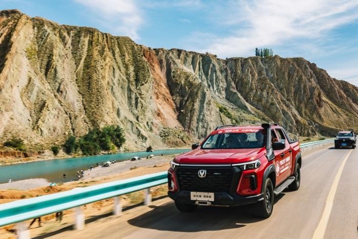 長安皮卡拓境再出發，探索世界需要一輛長安覽拓者·探索版