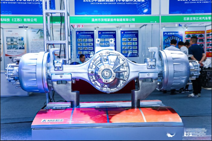 龍擎智造+東風德納電驅,東風商用車點亮2023中國新能源汽車零部件交易會
