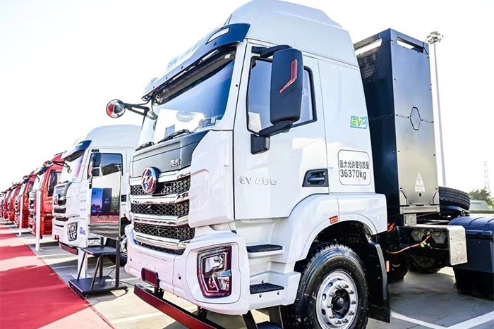 “極致能量回收”是上汽紅巖將新能源技術與智能化技術充分融合的典型案例之一，采用線性多檔位超級能量回收，以最高70%的回收率領先行業。